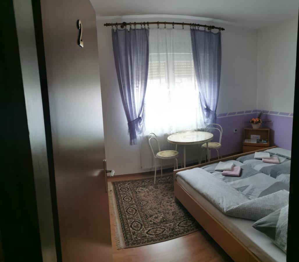 Gacka Rooms Vrhovine Exteriör bild