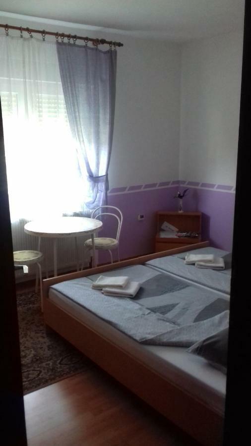 Gacka Rooms Vrhovine Exteriör bild