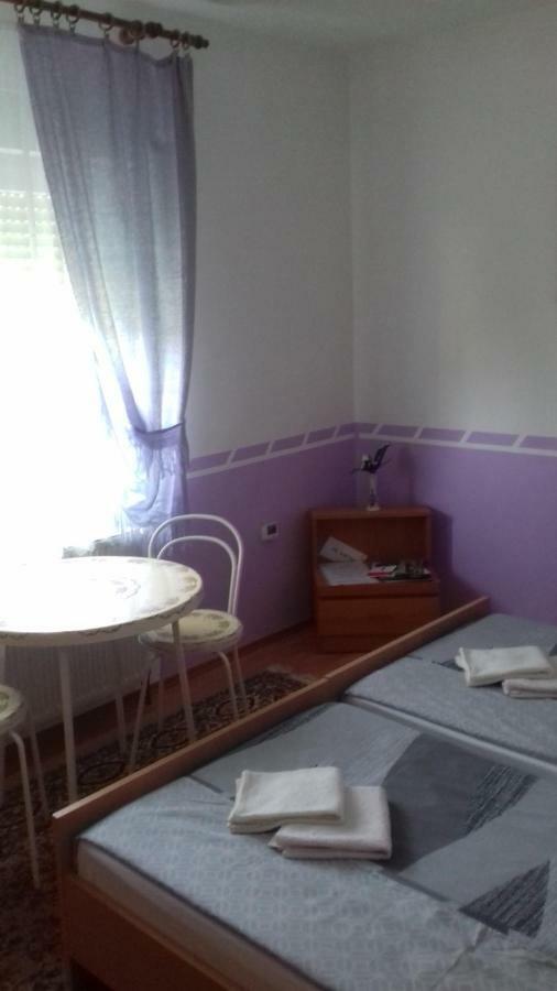 Gacka Rooms Vrhovine Exteriör bild