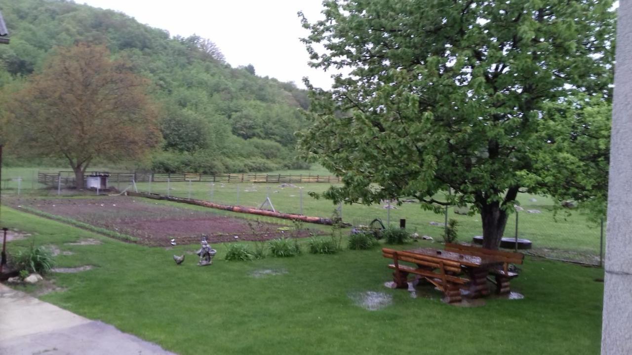 Gacka Rooms Vrhovine Exteriör bild