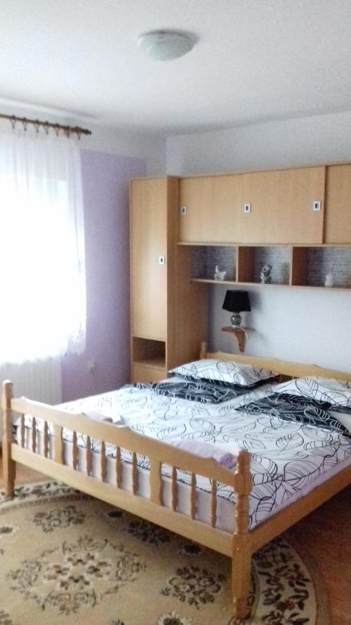 Gacka Rooms Vrhovine Exteriör bild